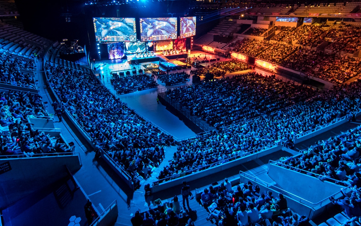 常规赛第八周最佳选手—重庆狼队.Fly